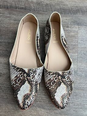 Aldo Blanchette pointed-toe slip-on flats snakeskin pattern Sz 8.5
